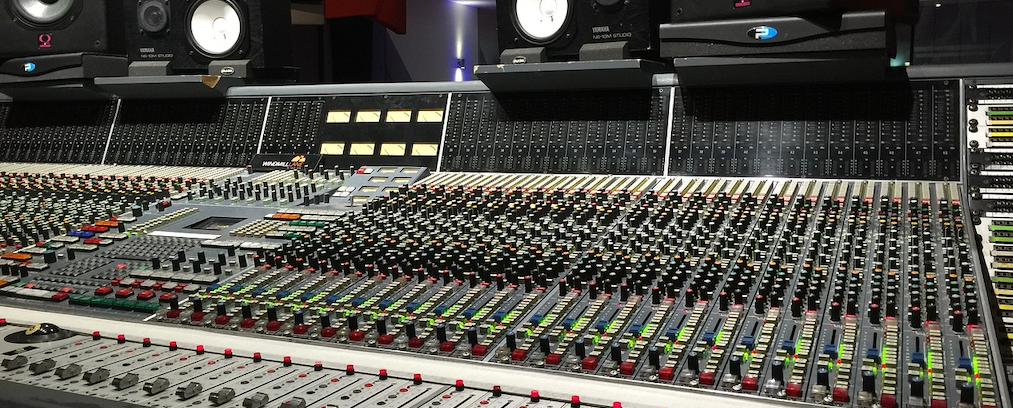 studio mixing console